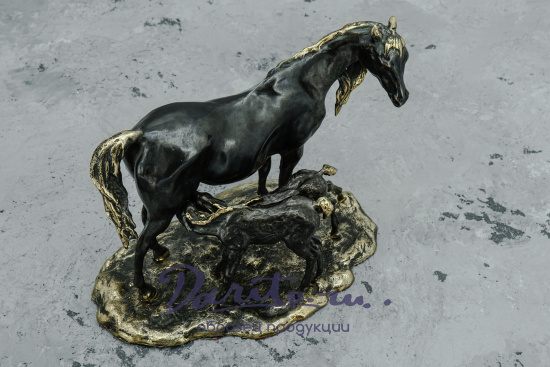 Скульптура из бронзы «Лошадь с 2-мя жеребятами»
