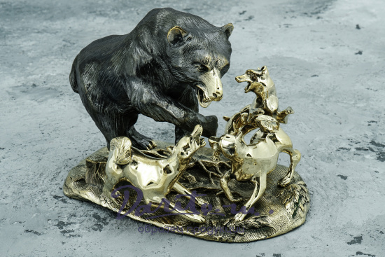 Скульптурная композиция из бронзы «Охота на медведя»